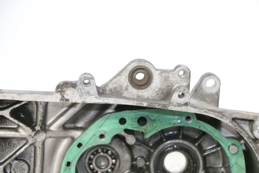 photo de TAMPA DO MOTOR ESQUERDA PEUGEOT CITYSTAR 50 (2013 - 2017) - Ampliação técnica