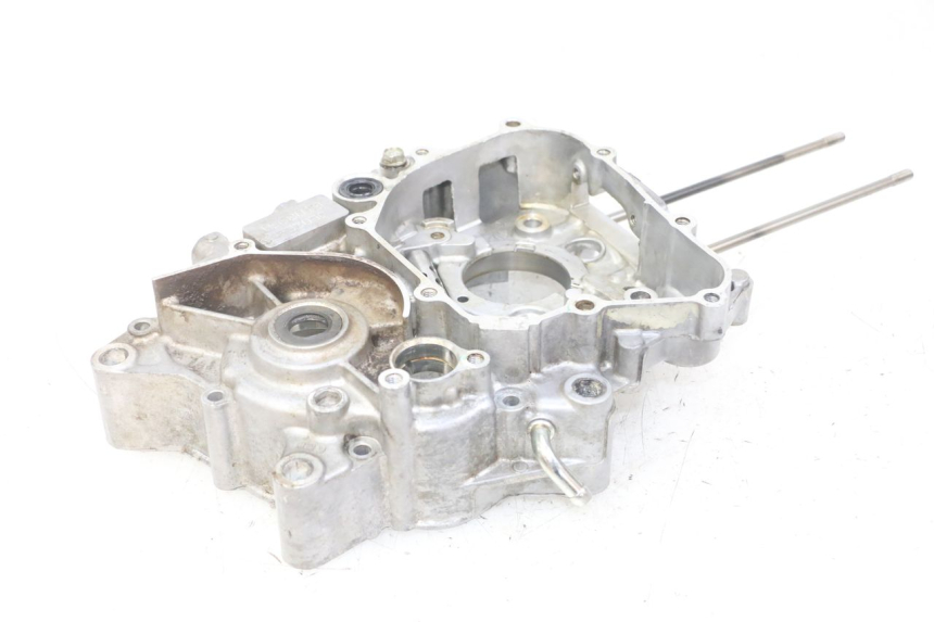 photo de TAMPA DO MOTOR ESQUERDA HONDA CRF-F CRF F 110 (2019 - 2022) - Detalhes característicos