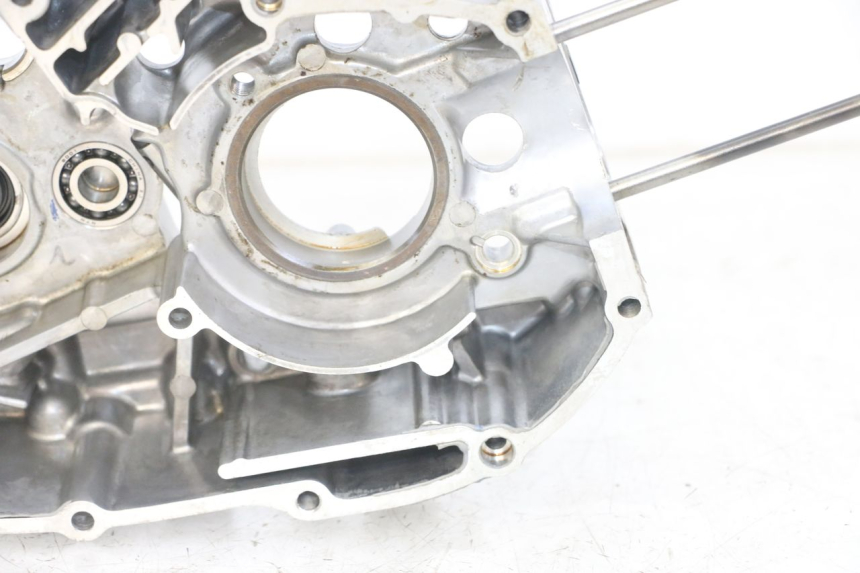 photo de TAMPA DO MOTOR ESQUERDA HONDA CRF-F CRF F 110 (2019 - 2022) - Outro ângulo de visão