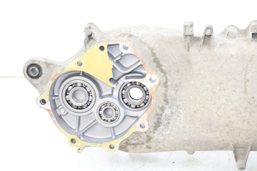 photo de TAMPA DO MOTOR ESQUERDA HONDA FES PANTHEON 2T 125 (1998 - 2002) - Zoom do estado de desgaste
