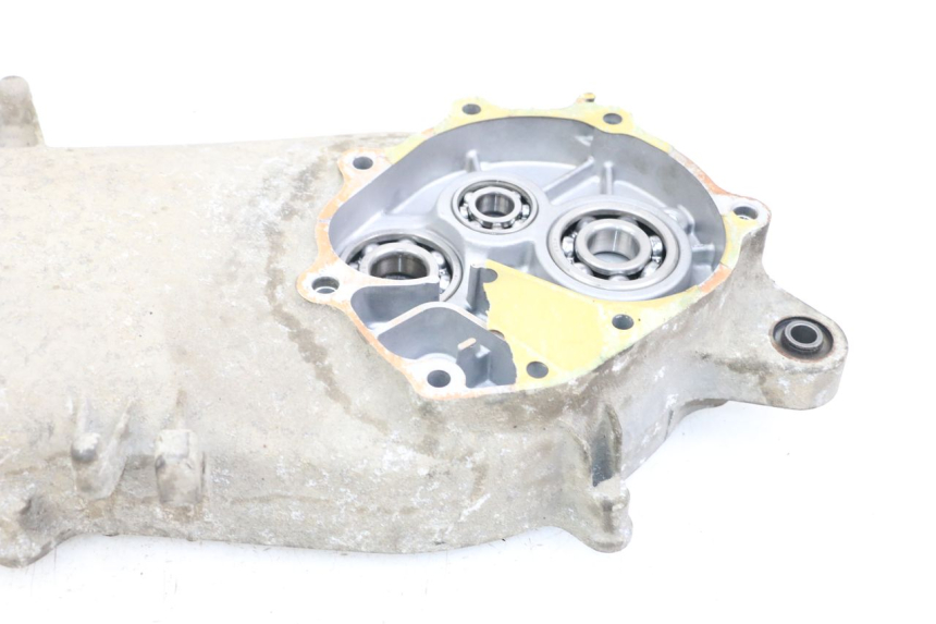 photo de TAMPA DO MOTOR ESQUERDA HONDA FES PANTHEON 2T 125 (1998 - 2002) - Pontos de fixação