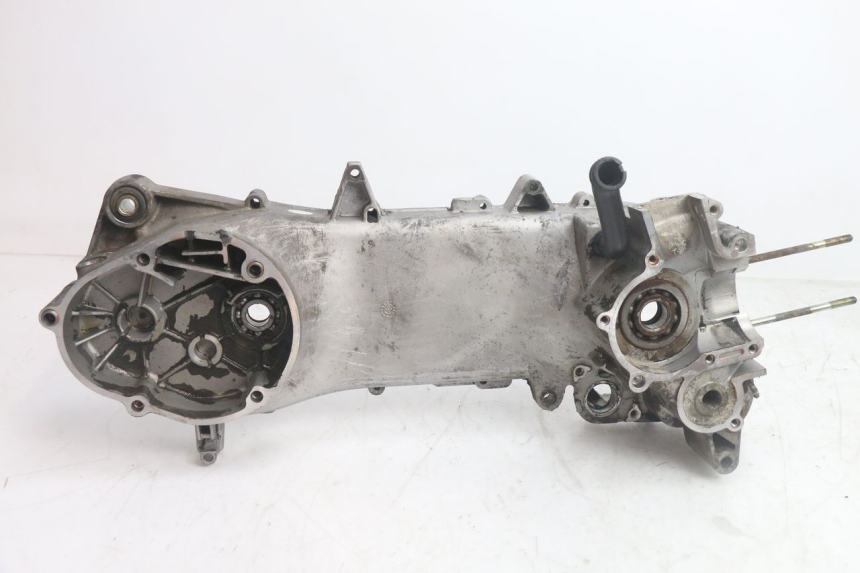 photo de TAMPA DO MOTOR ESQUERDA PIAGGIO FLY 2T 50 (2004 - 2017) - Ampliação técnica