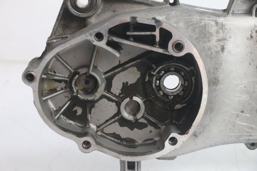 photo de TAMPA DO MOTOR ESQUERDA PIAGGIO FLY 2T 50 (2004 - 2017) - Vista geral