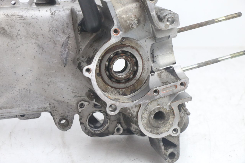 photo de TAMPA DO MOTOR ESQUERDA PIAGGIO FLY 2T 50 (2004 - 2017) - Estado da superfície
