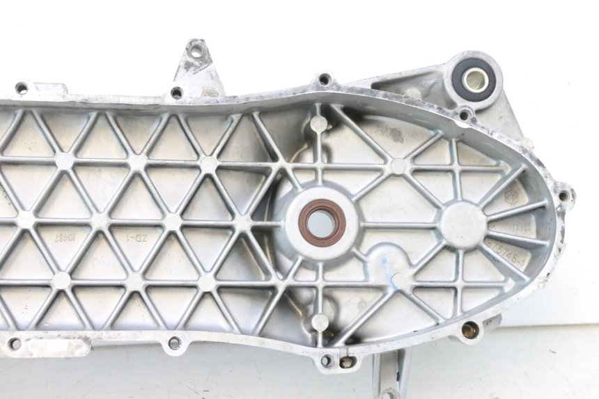 photo de TAMPA DO MOTOR ESQUERDA PIAGGIO FLY 2T 50 (2004 - 2017) - Pontos de fixação