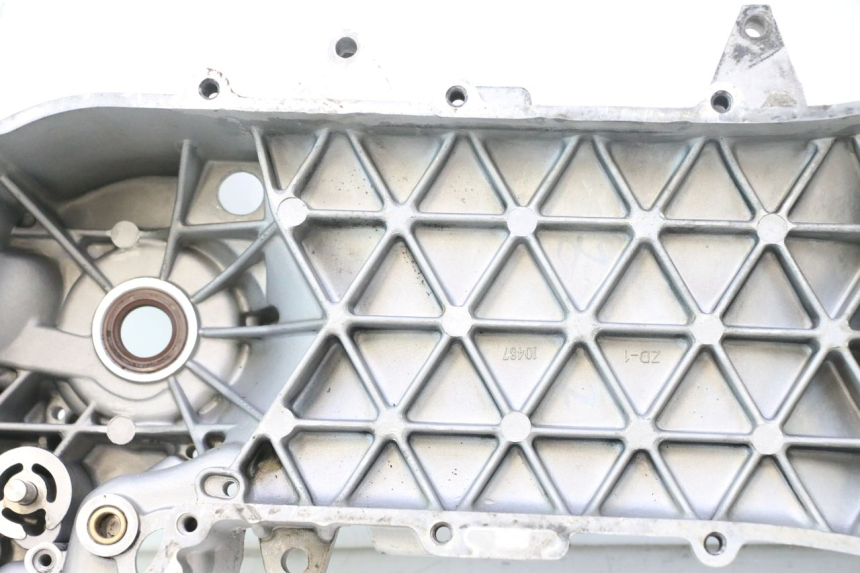 photo de TAMPA DO MOTOR ESQUERDA PIAGGIO FLY 2T 50 (2004 - 2017) - Estado da superfície