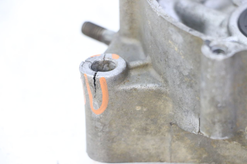 photo de TAMPA LATERAL ESQUERDA DO MOTOR KAWASAKI KX 65 (2000 - 2019) - Estado da superfície