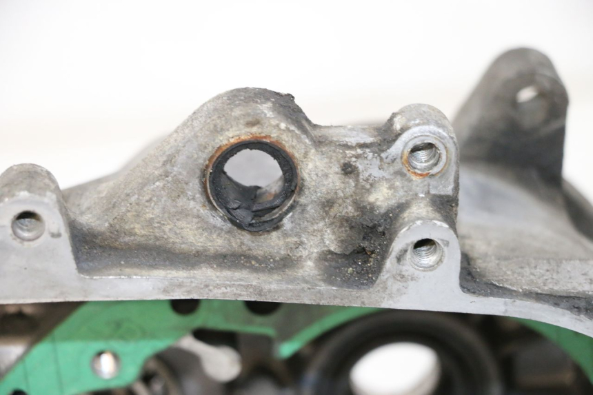 photo de TAMPA LATERAL ESQUERDA DO MOTOR PEUGEOT KISBEE 2T 50 (2010 - 2017) - Inspeção visual