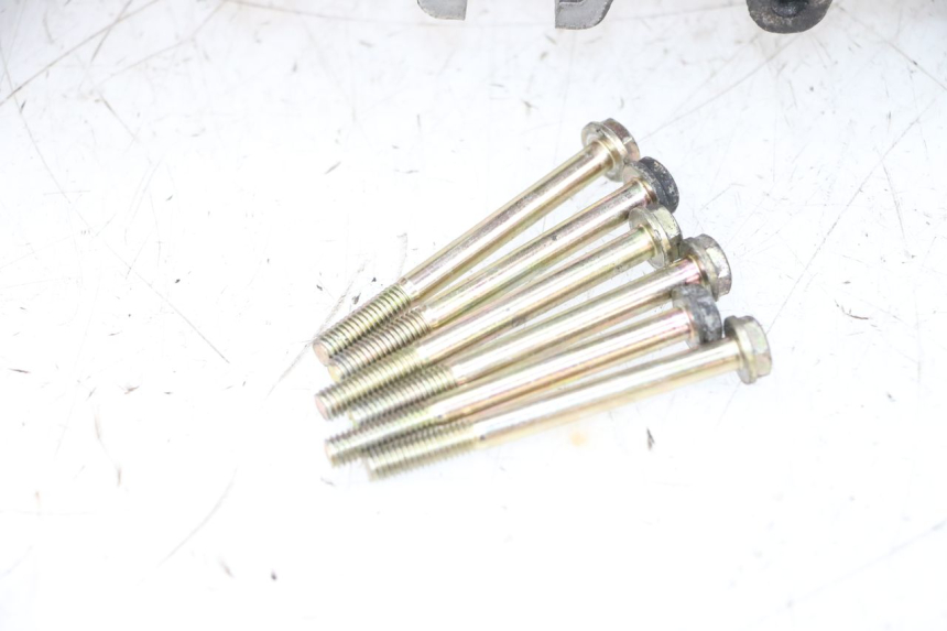 photo de TAMPA LATERAL ESQUERDA DO MOTOR PEUGEOT KISBEE 2T 50 (2010 - 2017) - Estrutura - ampliação