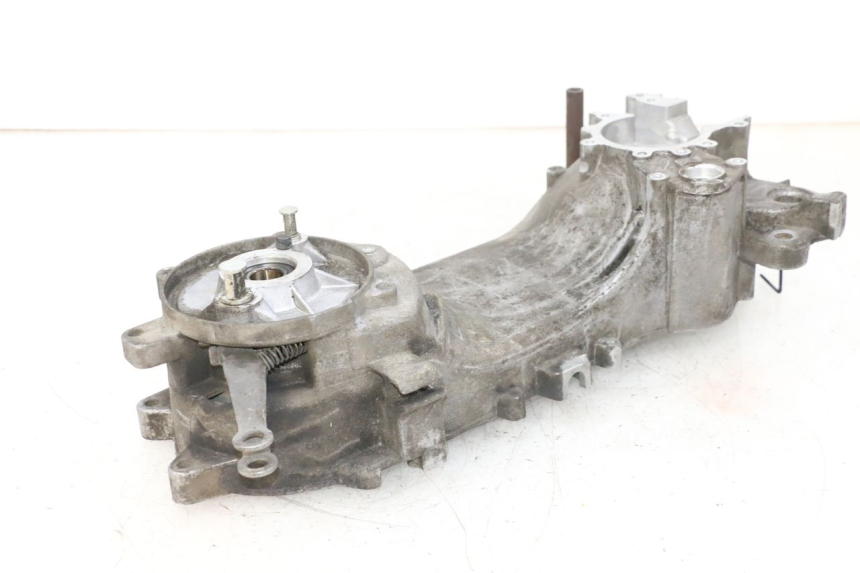 photo de TAMPA LATERAL ESQUERDA DO MOTOR PEUGEOT KISBEE 2T 50 (2010 - 2017) - Vista geral