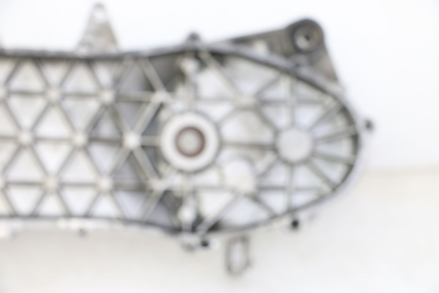 photo de TAMPA LATERAL ESQUERDA DO MOTOR PIAGGIO NEW TYPHOON 50 (2010 - 2017) - Vista geral