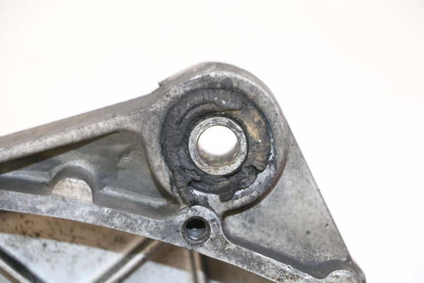 photo de TAMPA LATERAL ESQUERDA DO MOTOR PIAGGIO NEW TYPHOON 50 (2010 - 2017) - Pontos de fixação