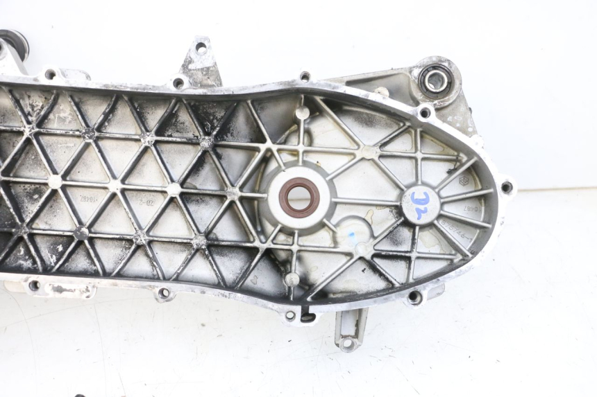 photo de TAMPA DO MOTOR ESQUERDA PIAGGIO NEW TYPHOON 50 (2018 - 2021) - Detalhes característicos