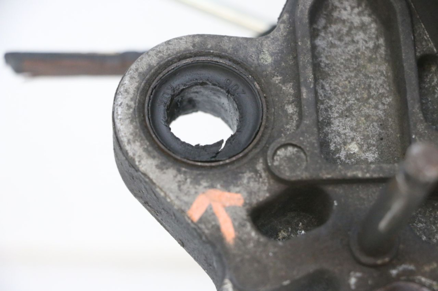 photo de TAMPA DO MOTOR ESQUERDA SYM ORBIT III 3 4T 50 (2021 - 2025) - Pontos de fixação