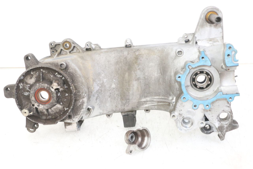 photo de TAMPA DO MOTOR ESQUERDA PEUGEOT LUDIX 50 (2005 - 2007) - Pontos de fixação