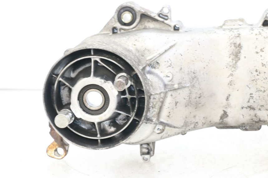 photo de TAMPA DO MOTOR ESQUERDA PIAGGIO VESPA LX 2T 50 (2005 - 2013) - Outro ângulo de visão