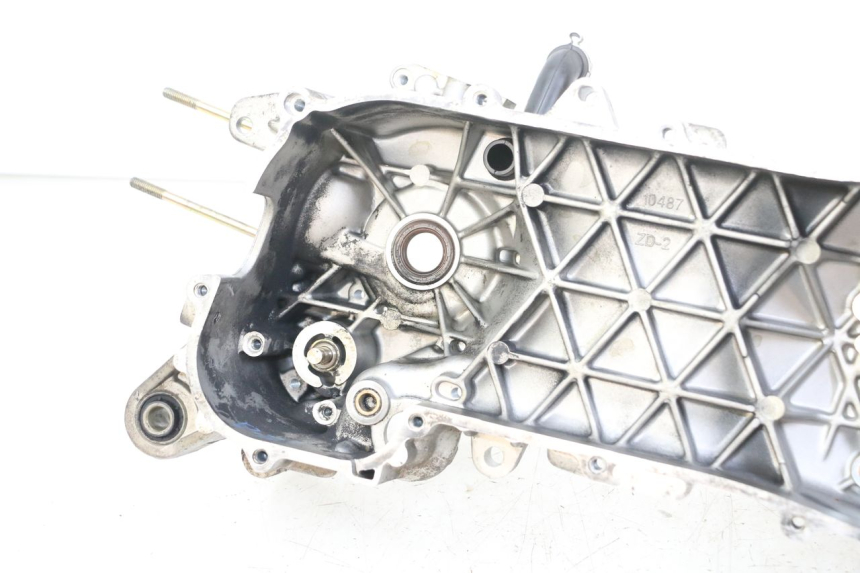 photo de TAMPA DO MOTOR ESQUERDA PIAGGIO VESPA LX 2T 50 (2005 - 2013) - Estado da superfície