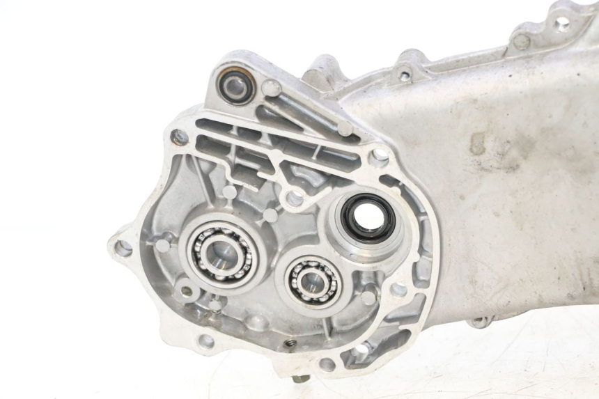 photo de CARCAÇA DO MOTOR ESQUERDA LAZIO RENO 50 (2016 - 2021) - Pontos de fixação