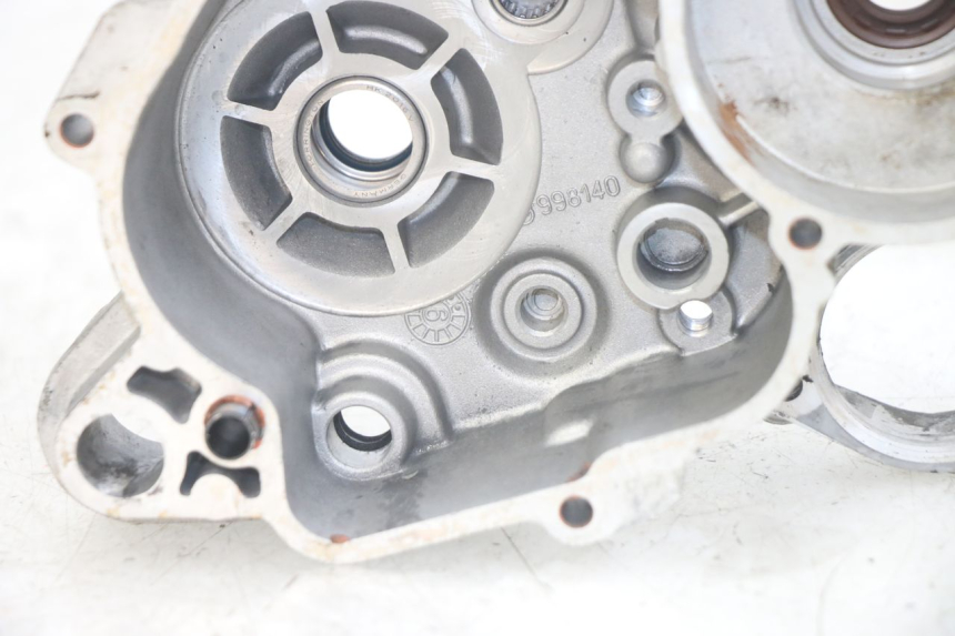 photo de TAMPA DO MOTOR ESQUERDA GILERA RK 50 (1996 - 1999) - Marcações e referências