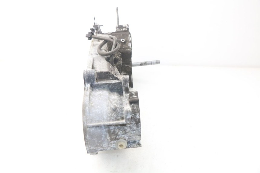 photo de TAMPA DO MOTOR ESQUERDA APRILIA SCARABEO GT 125 (1999 - 2007) - Outro ângulo de visão