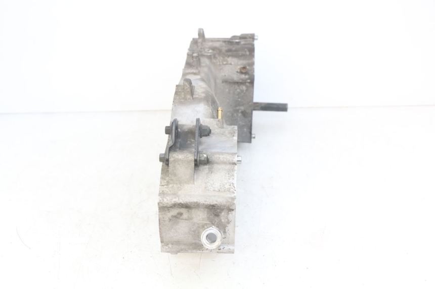photo de TAMPA LATERAL ESQUERDA DO MOTOR APRILIA SCARABEO LIGHT 125 (2007 - 2011) - Pontos de fixação