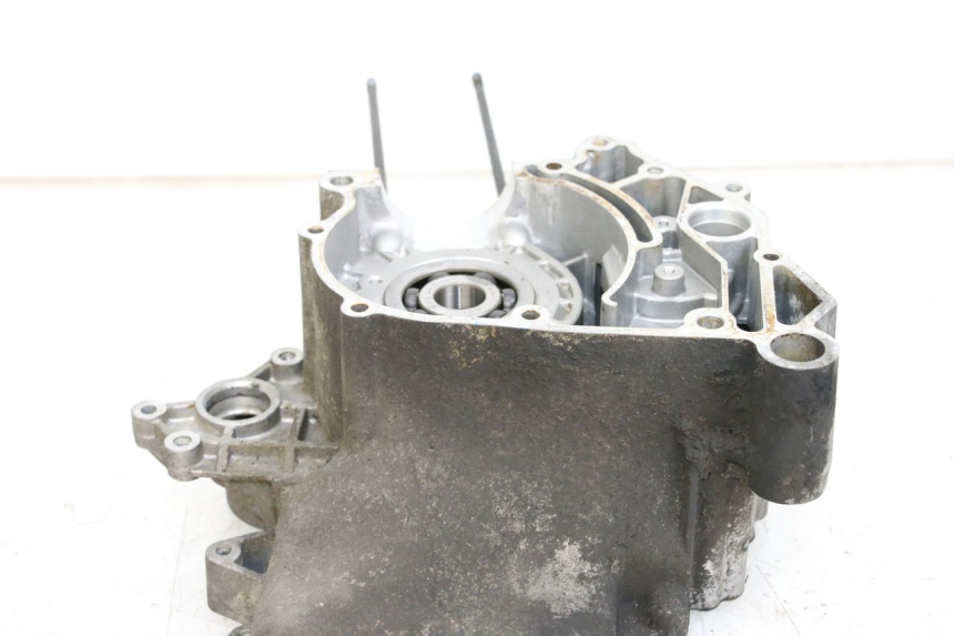 photo de TAMPA DO MOTOR ESQUERDA APRILIA SCARABEO 100 (2003 - 2012) - Detalhe da peça