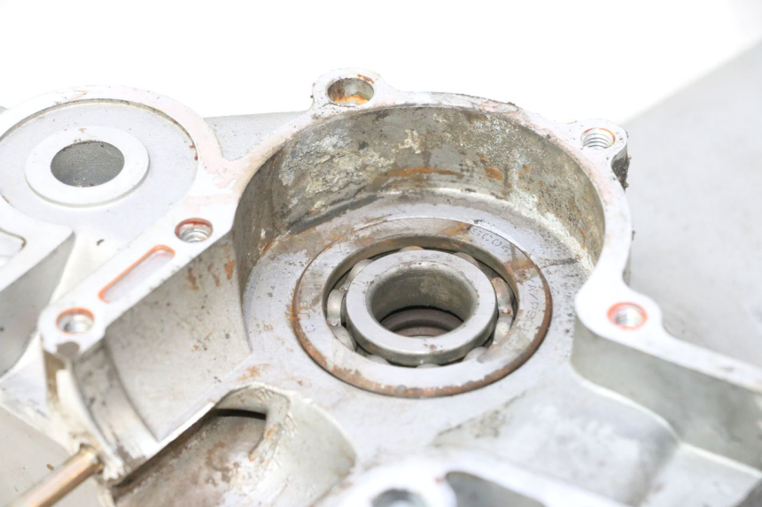 photo de CARCAÇA DO MOTOR ESQUERDA APRILIA SR 2T 50 (2012 - 2017) - Zoom do estado de desgaste