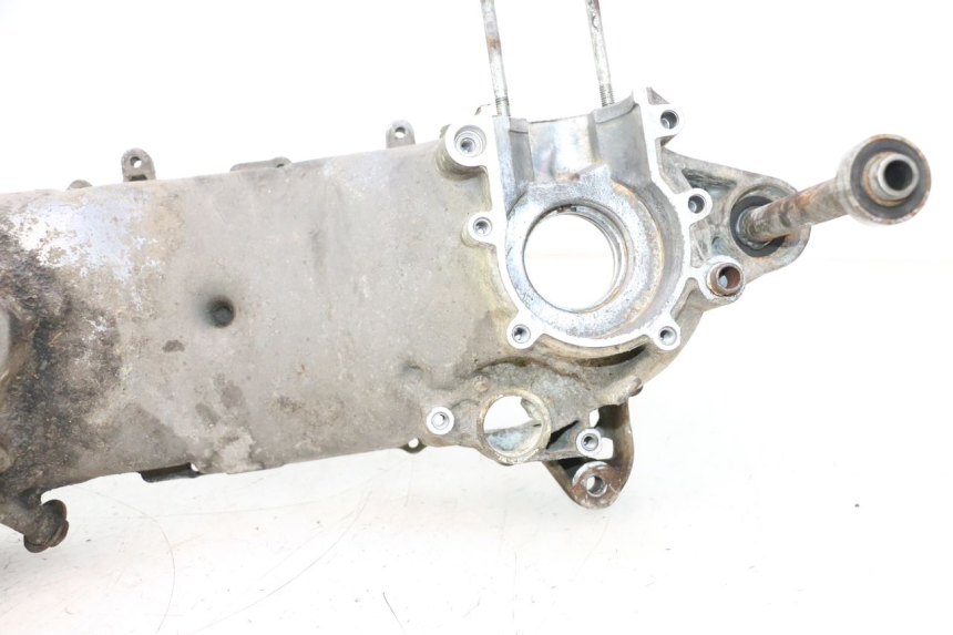 photo de CARCAÇA DO MOTOR ESQUERDA MBK STUNT NAKED 50 (2004 - 2018) - Vista de perto