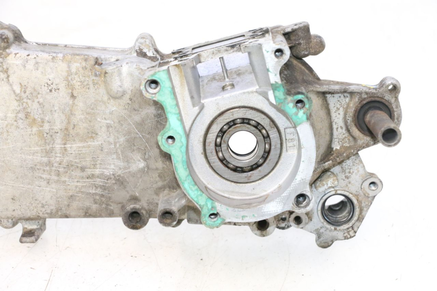 photo de CARCAÇA DO MOTOR ESQUERDA PEUGEOT TREKKER 50 (1995 - 2004) - Outro ângulo de visão