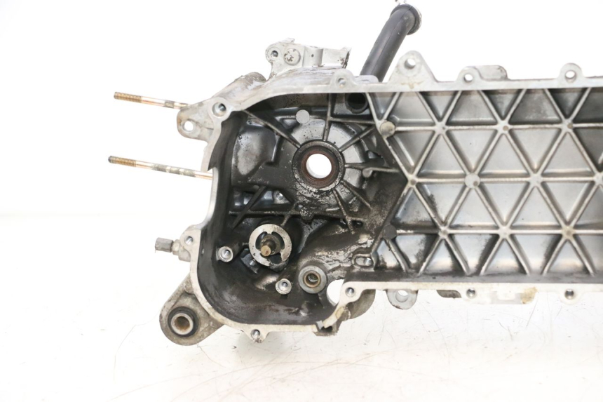 photo de CARCAÇA DO MOTOR ESQUERDA PIAGGIO TYPHOON 50 (2000 - 2009) - Pontos de fixação