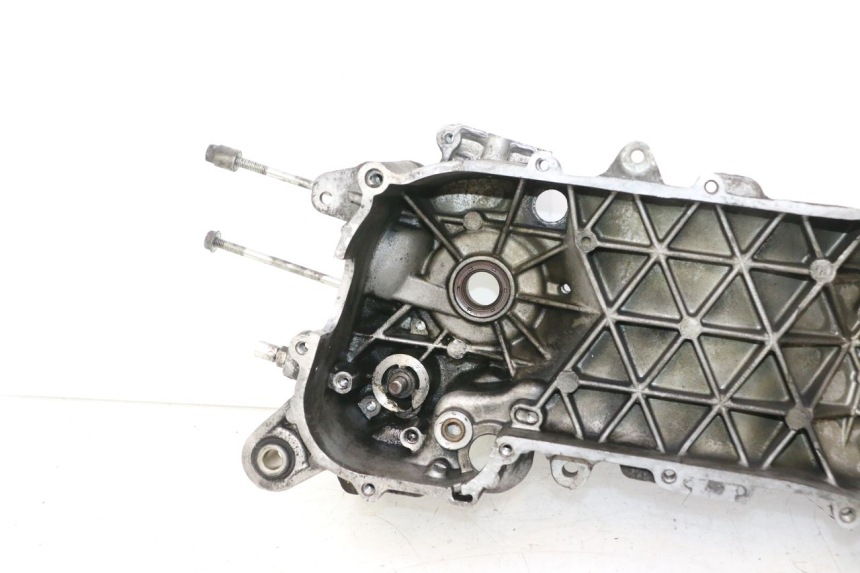 photo de TAMPA DO MOTOR ESQUERDA PIAGGIO VESPA S 2T 50 (2007 - 2014) - Outro ângulo de visão