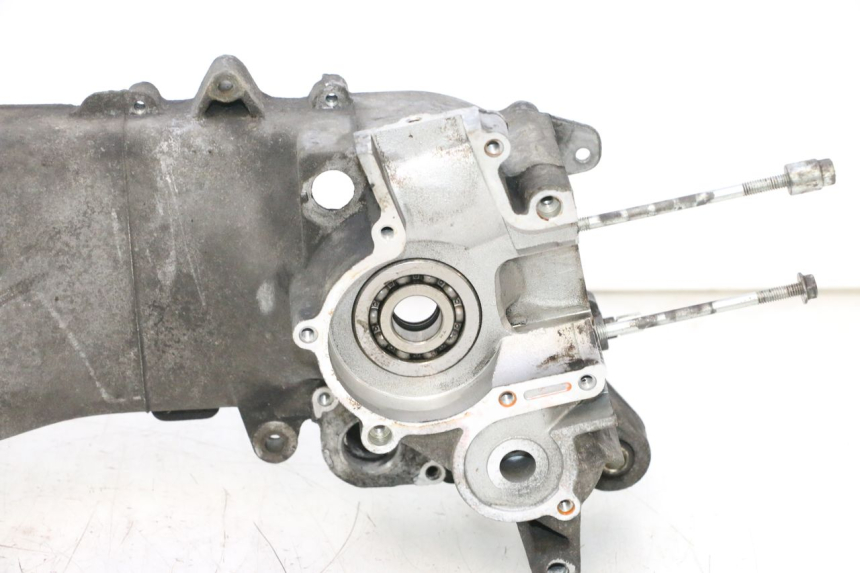 photo de TAMPA DO MOTOR ESQUERDA PIAGGIO VESPA S 2T 50 (2007 - 2014) - Estado da superfície
