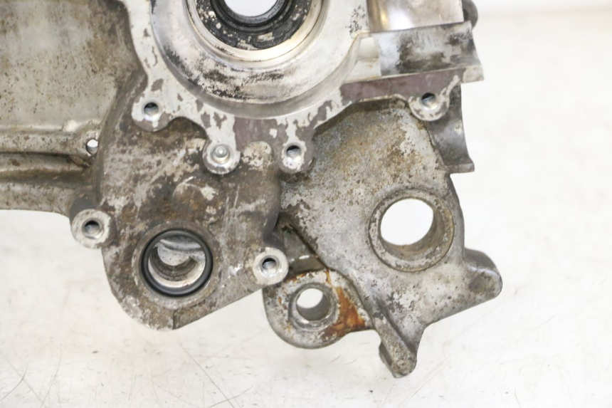 photo de TAMPA DO MOTOR ESQUERDA PEUGEOT VIVACITY NEW 2T 50 (2008 - 2017) - Estado da superfície