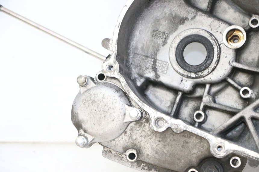 photo de TAMPA DO MOTOR ESQUERDA YAMAHA X-MAX XMAX 125 (2010 - 2013) - Detalhes característicos