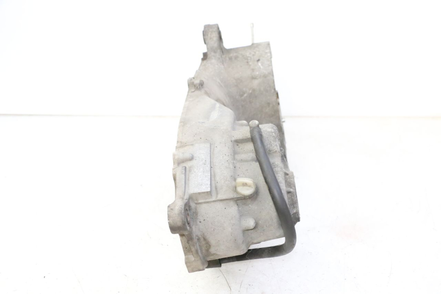 photo de TAMPA DO MOTOR ESQUERDA YAMAHA X-MAX XMAX 125 (2010 - 2013) - Outro ângulo de visão