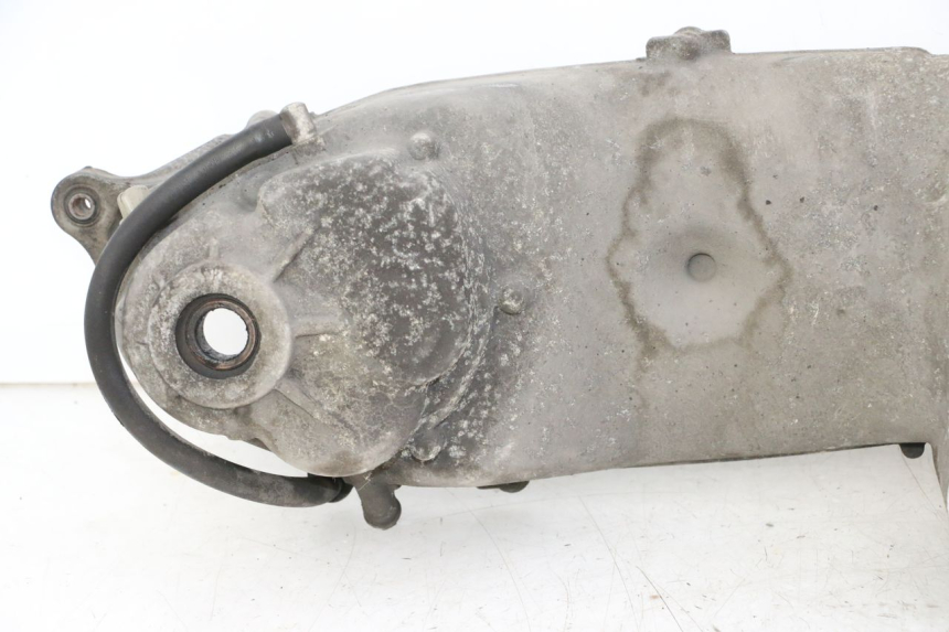 photo de TAMPA DO MOTOR ESQUERDA YAMAHA X-MAX XMAX 125 (2010 - 2013) - Pontos de fixação