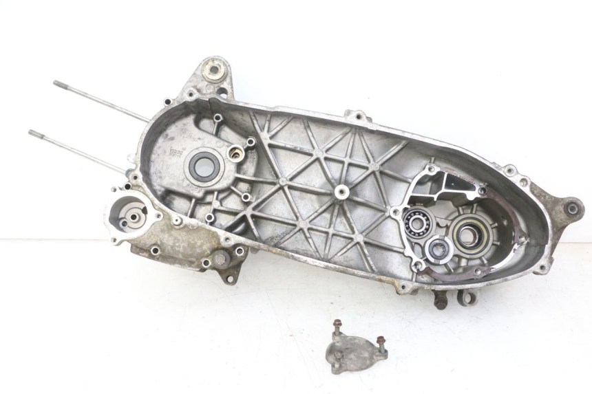 photo de TAMPA DO MOTOR ESQUERDA YAMAHA XMAX X-MAX 125 (2006 - 2009) - Vista principal