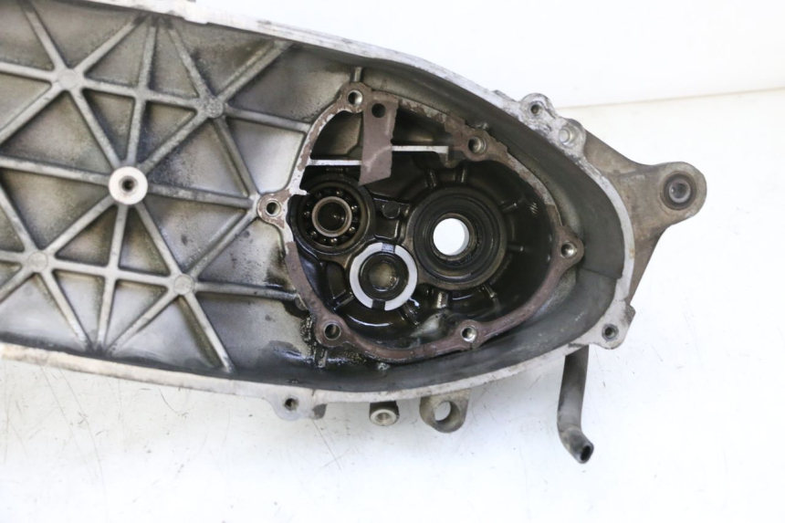 photo de TAMPA DO MOTOR ESQUERDA YAMAHA X-MAX XMAX 125 (2010 - 2013) - Ampliação dos componentes
