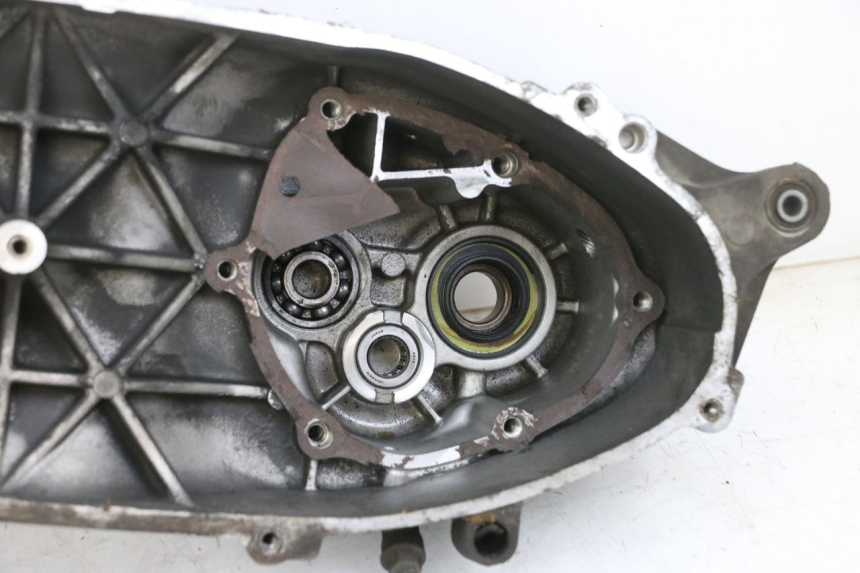 photo de TAMPA DO MOTOR ESQUERDA YAMAHA X-MAX XMAX 125 (2010 - 2013) - Ampliação dos componentes