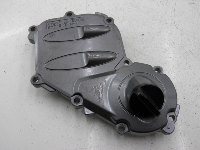photo de TAMPA LATERAL ESQUERDA DO MOTOR YAMAHA FJR 1300 (2004 - 2005) - Detalhe da peça