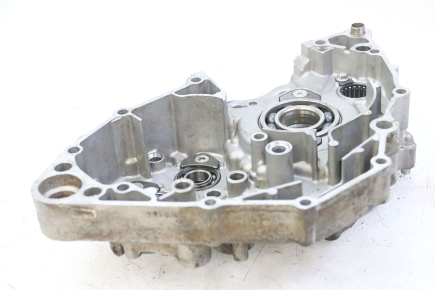 photo de TAMPA DO MOTOR ESQUERDA YAMAHA YZ-F YZF 250 (2007 - 2013) - Detalhes característicos