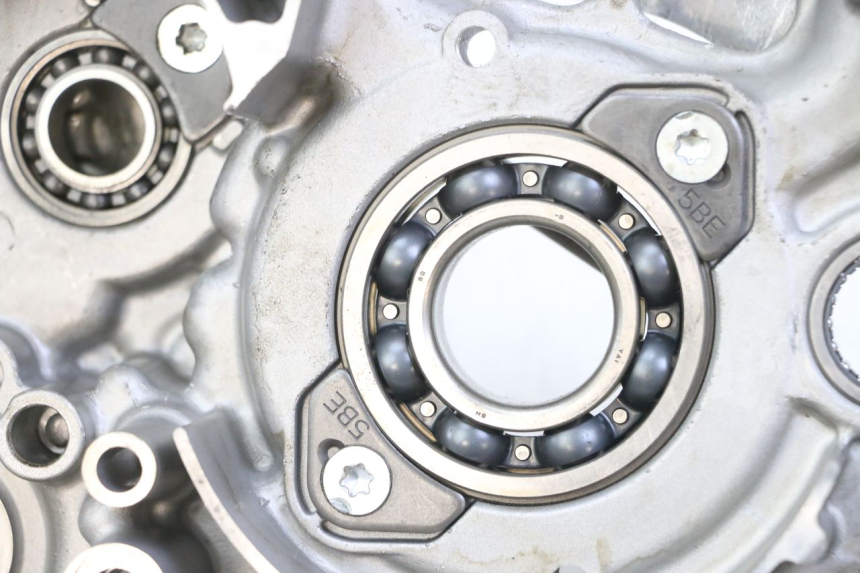 photo de TAMPA DO MOTOR ESQUERDA YAMAHA YZ-F YZF 250 (2007 - 2013) - Inspeção visual