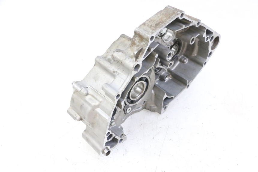 photo de TAMPA DO MOTOR ESQUERDA YAMAHA YZ-F YZF 250 (2007 - 2013) - Zoom do estado de desgaste