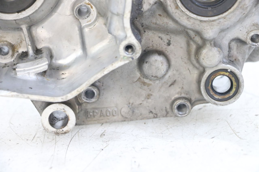 photo de TAMPA LATERAL ESQUERDA DO MOTOR YAMAHA YZ 85 (2002 - 2018) - Detalhes característicos