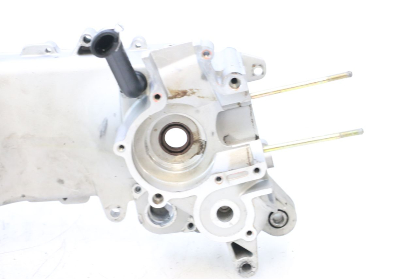 photo de TAMPA DO MOTOR ESQUERDA PIAGGIO ZIP 2T 50 (2009 - 2019) - Vista geral