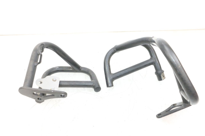 photo de TAMPA PROTETORA DO CILINDRO YAMAHA FJR ABS 1300 (2006 - 2012) - Outro ângulo de visão