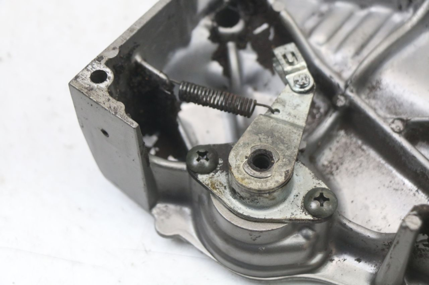 photo de TAMPA DO PINHÃO SUZUKI GS F 500 (2004 - 2007) - Pontos de fixação