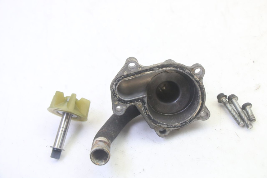 photo de TAMPA DA BOMBA DE ÁGUA SUZUKI BURGMAN 125 (2007 - 2014) - Outro ângulo de visão