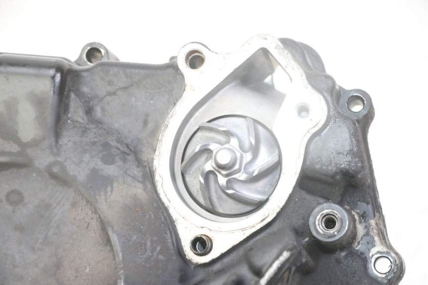 photo de TAMPA DA BOMBA DE ÁGUA HONDA FORZA ABS 300 (2013 - 2017) - Detalhes característicos