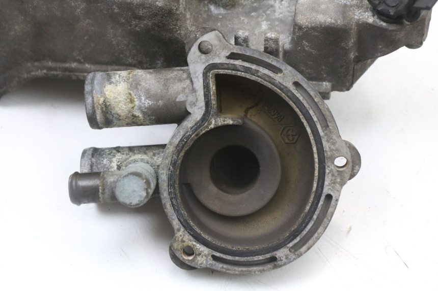 photo de TAMPA DA BOMBA DE ÁGUA PIAGGIO MP3 125 (2006 - 2014) - Peça verificada